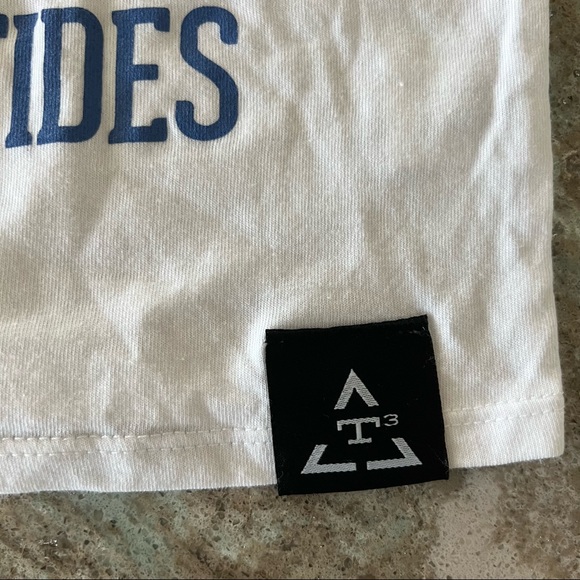 Trilogy Design “Good Vibes and High Tides” Tee NWT - Picture 3 of 11